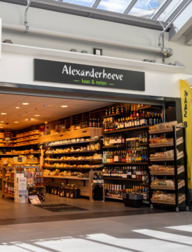 De foto van de winkel Kaas en notenwinkel Alexanderhoeve in Winkelcentrum Goverwelle